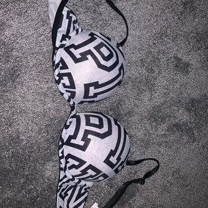 3 32c push up bras for 50$